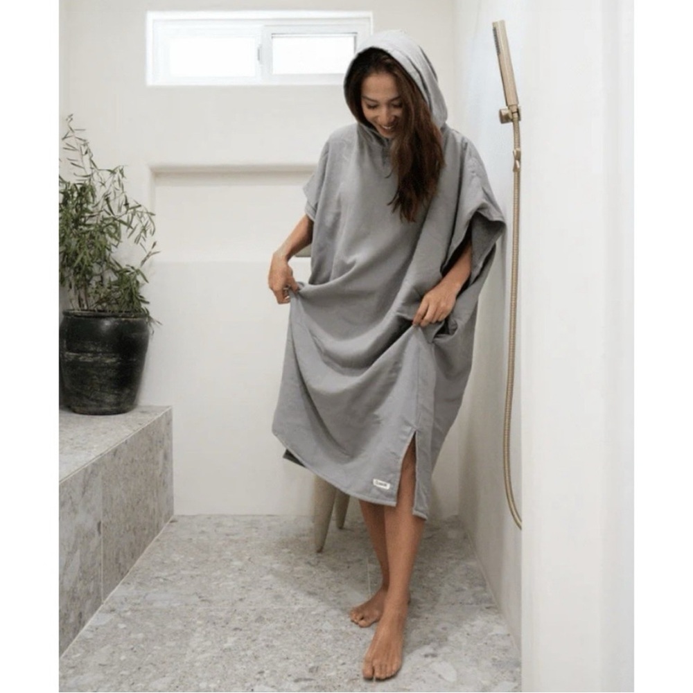 Sand Cloud Terra Hooded Poncho Grey
